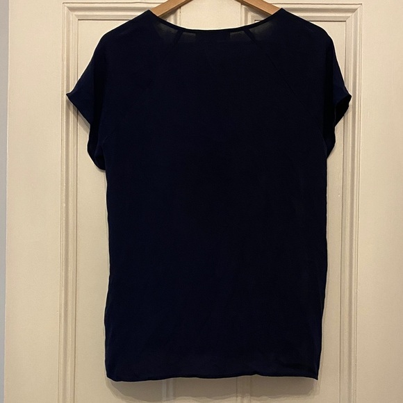 LOFT Navy and White Floral Blouse - Picture 4 of 4